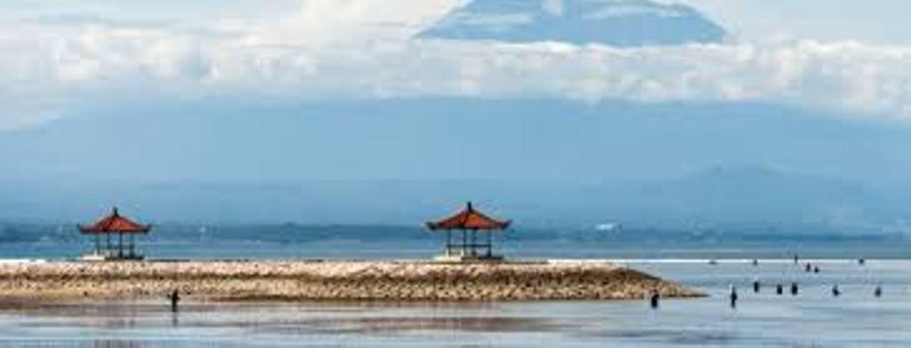 Laghawa Beach Hotel Sanur  Exterior photo