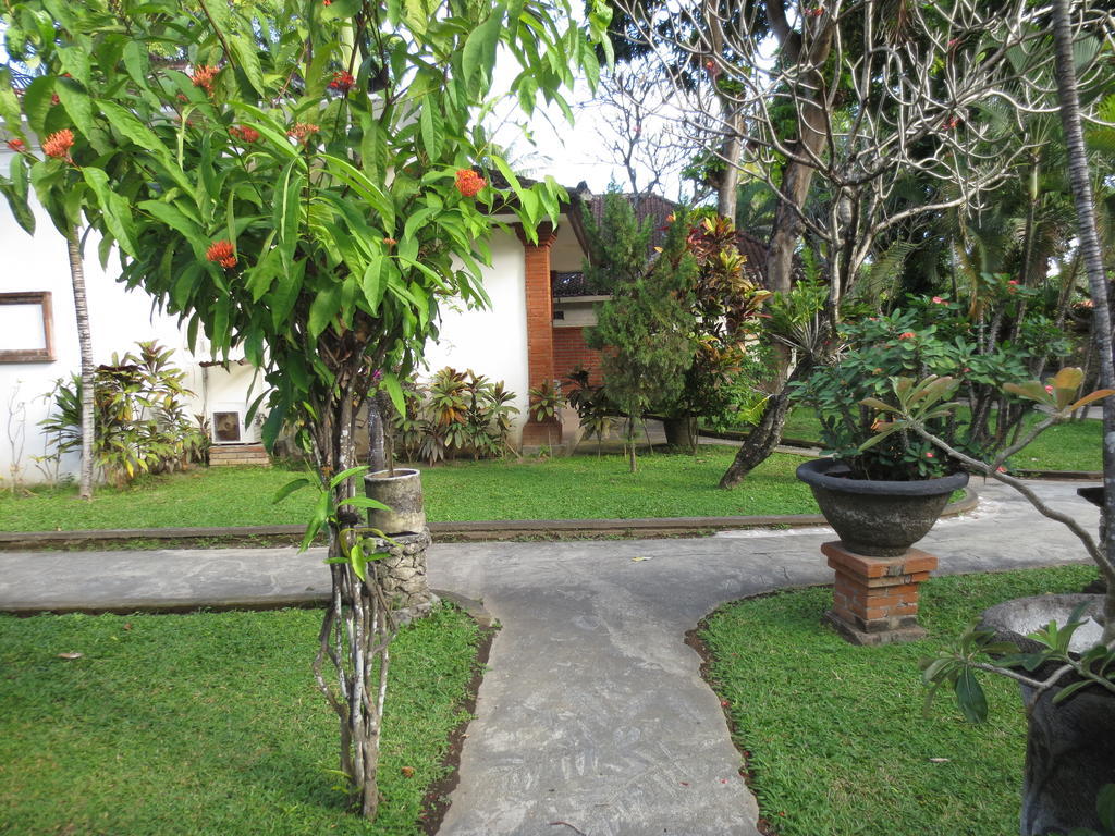 Laghawa Beach Hotel Sanur  Exterior photo